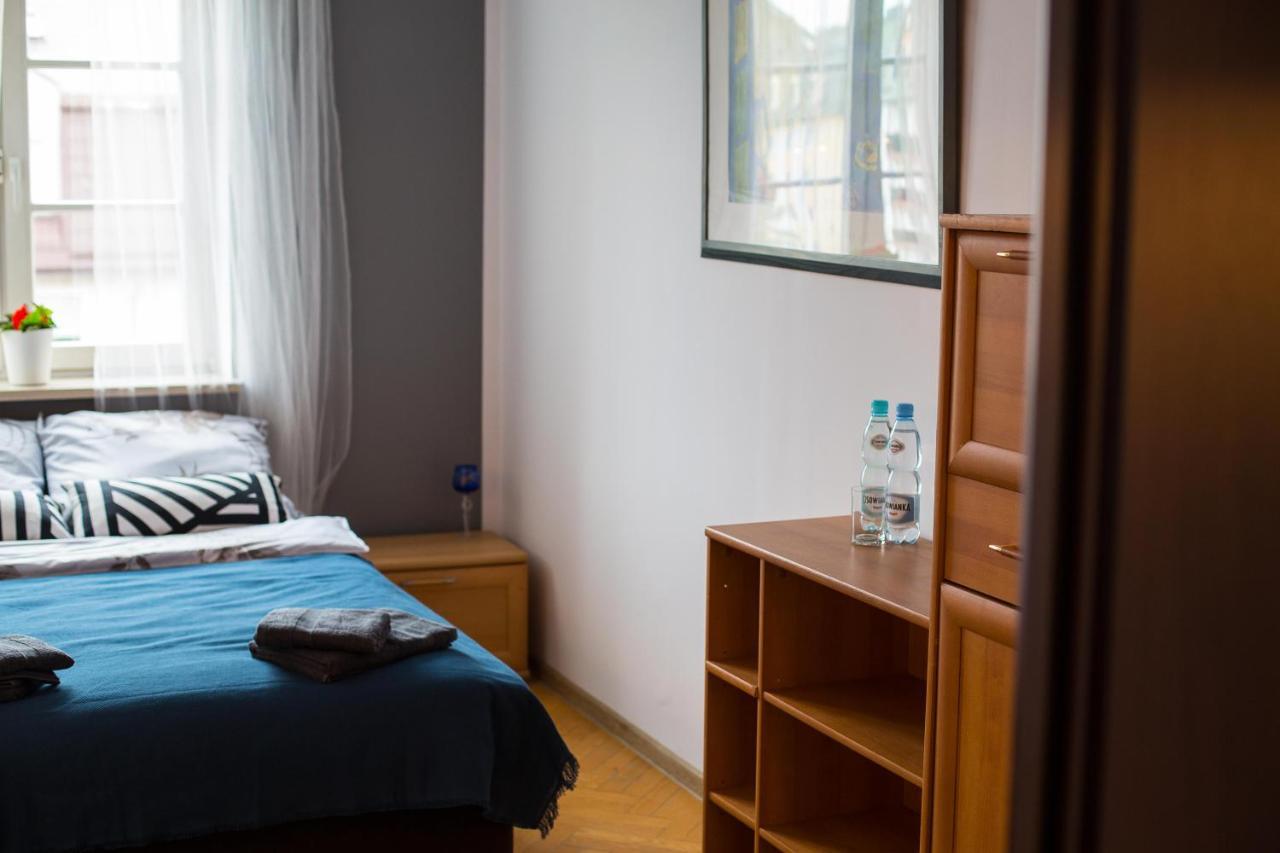 V Hostel Warsaw Exterior photo